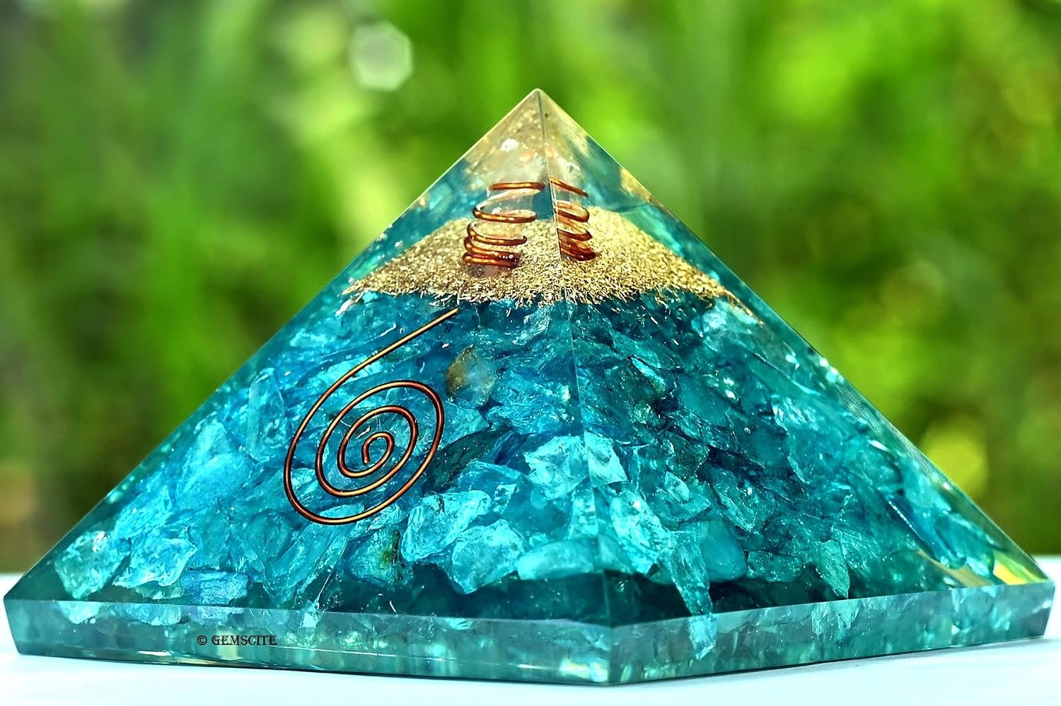 GEMSCITE Healing Crystal Orgonite Pyramid, Reiki Healing Crystals, Spiritual Gift, Chakra Meditation, Metaphysical Pyramid for Gift,Feng Shui, Aura Cleansing